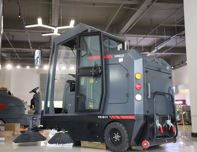 電動(dòng)掃地車 電動(dòng)掃地車