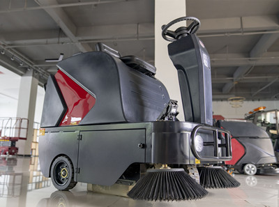 駕駛式掃地機(jī) 駕駛式掃地機(jī)